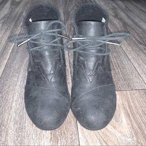 Toms Black Wedge Booties Size 7